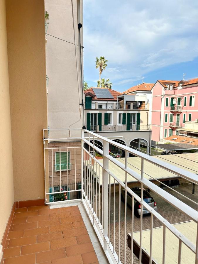 Hostdomus - Casa Corallo Alassio Exteriör bild