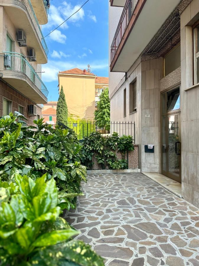 Hostdomus - Casa Corallo Alassio Exteriör bild